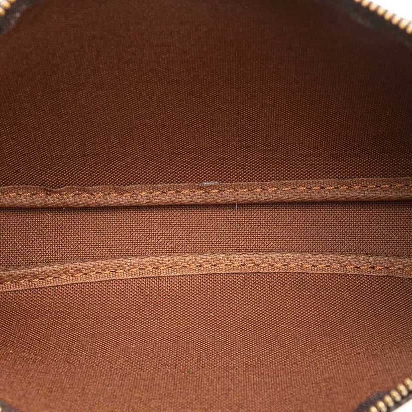 Louis Vuitton Monogram Pochette Accessoires Brown Canvas Good condition - Model View