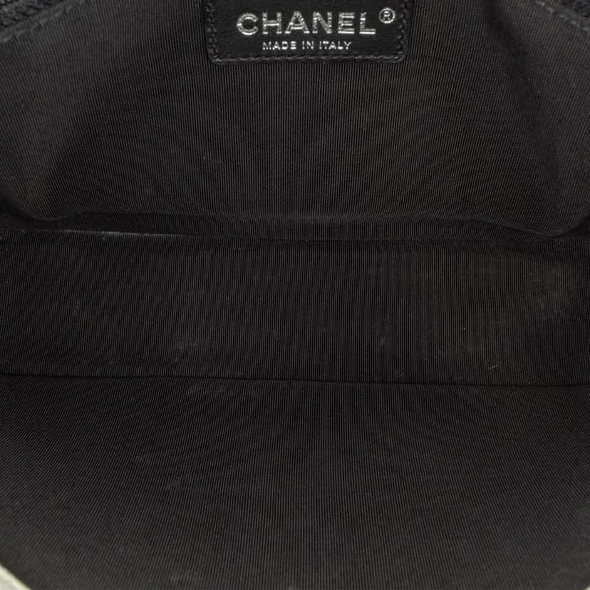 Chanel Medium Quilted Caviar My Everything Flap White Leather Good condition - Box View