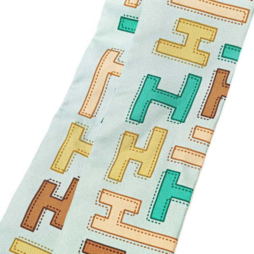 Hermès H Silk Twilly Scarf Green Silk Good condition - Back View