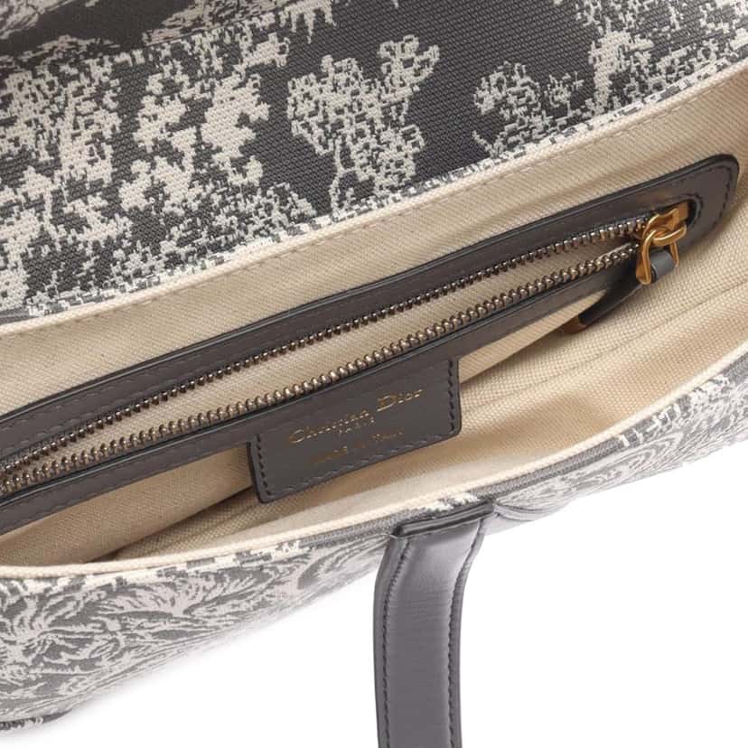 Dior Canvas Embroidered Reverse Toile De Jouy Saddle Bag Grey Canvas Good condition - Inside View