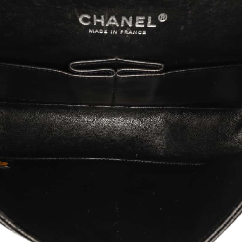 Chanel Medium Classic Caviar Double Flap Black Leather Good condition - Model View