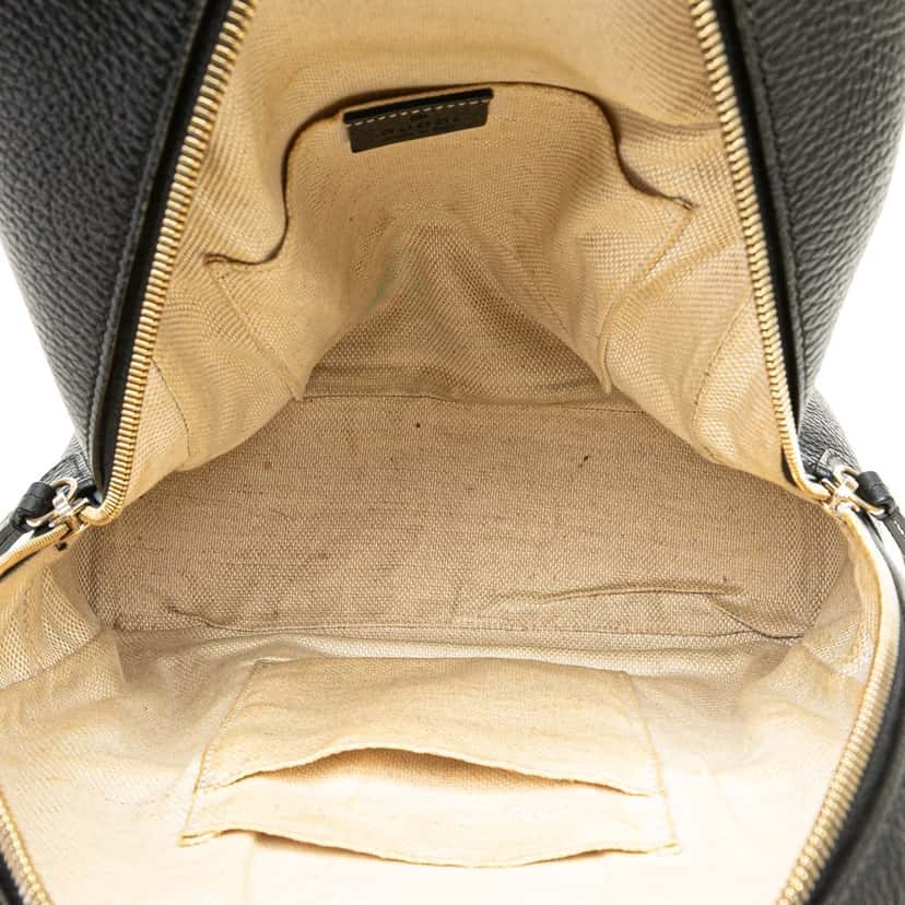 Gucci Pebbled Calfskin Soho Chain Backpack Black Leather Good condition - Model View