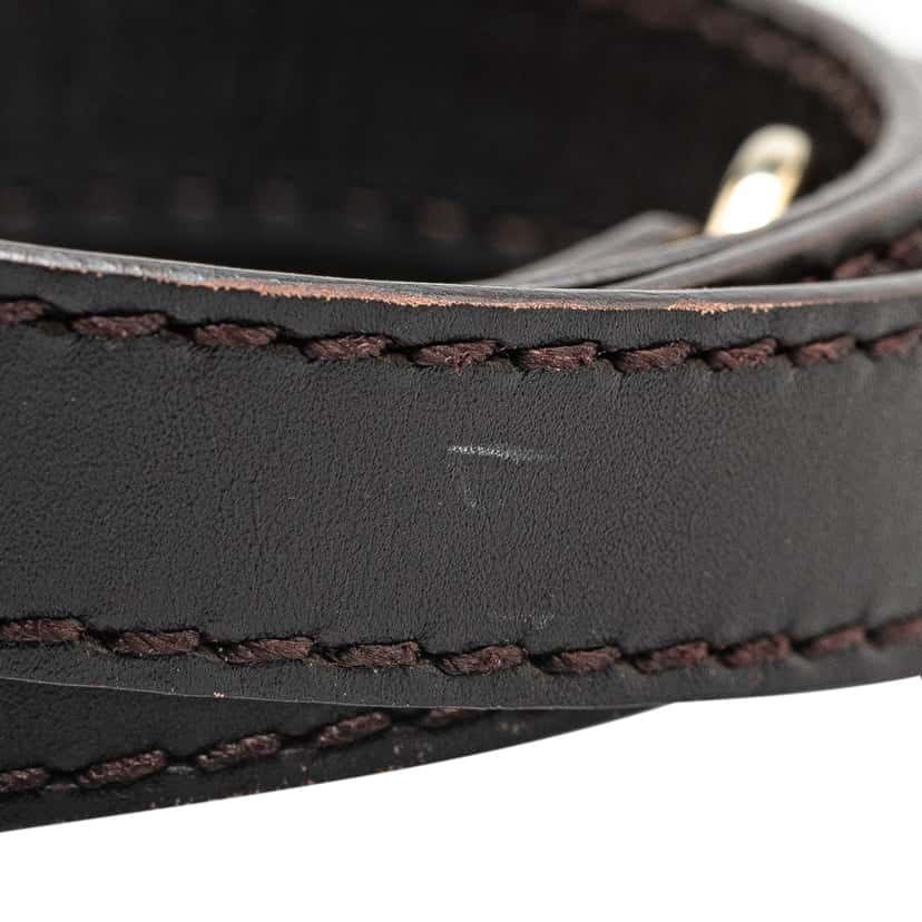 Gucci Leather Flat Shoulder Strap Brown Leather Good condition - Model View