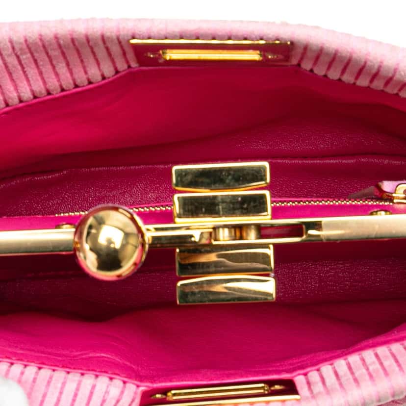 Fendi Small Embossed Suede Peekaboo Click Clutch on Chain Pink Leather Good condition - Model View