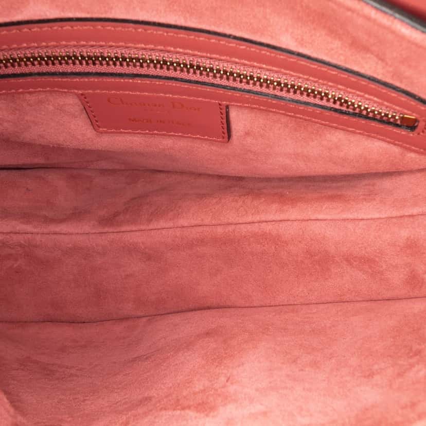 Dior Calfskin Saddle Bag Red Leather Good condition - Model View