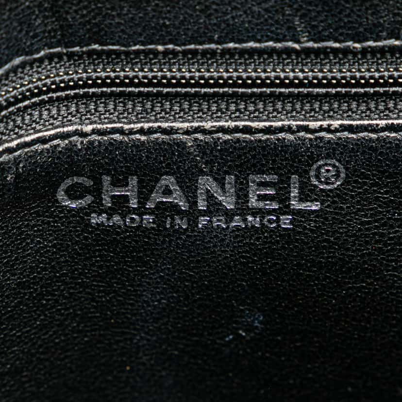 Chanel Caviar Medallion Tote Black Leather Good condition - Box View