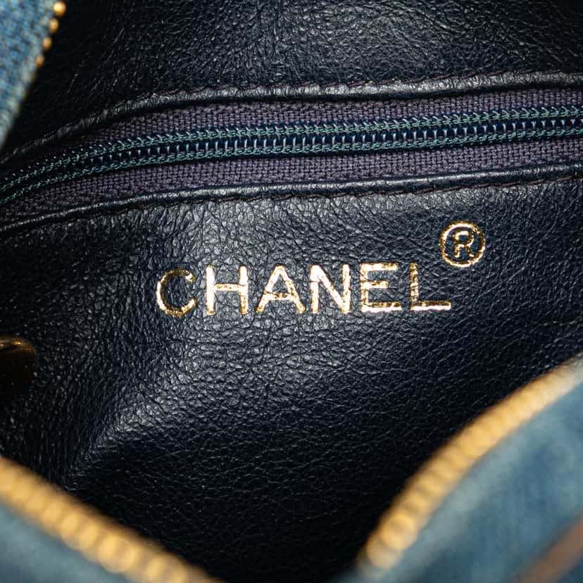 Chanel CC Quilted Denim Turnlock Camera Bag Blue Denim Good condition - Box View