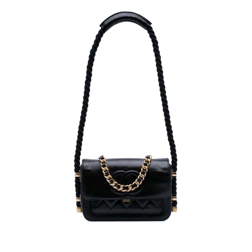Chanel Crumpled Calfskin En Vogue Rope Flap Black Leather Good condition - Front View
