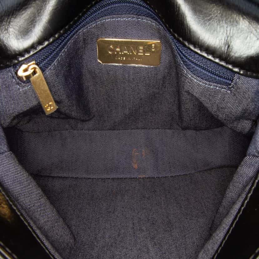 Chanel Crumpled Calfskin En Vogue Rope Flap Black Leather Good condition - Model View