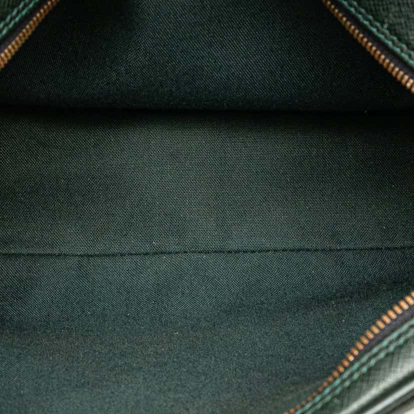 Louis Vuitton Taiga Reporter PM Green Leather Good condition - Model View