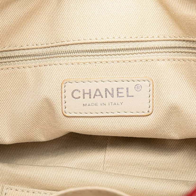 Chanel Quilted Caviar Soft Tote Red Leather Good condition - Box View