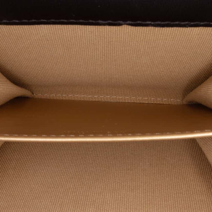 Chanel Quilted Lambskin Pearl Crush Clutch With Chain Black Leather Good condition - Model View