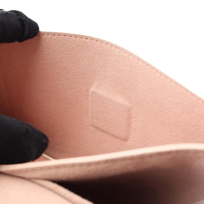 Louis Vuitton Bicolor Leather MyLockMe Chain BB Pink Leather Good condition - Model View