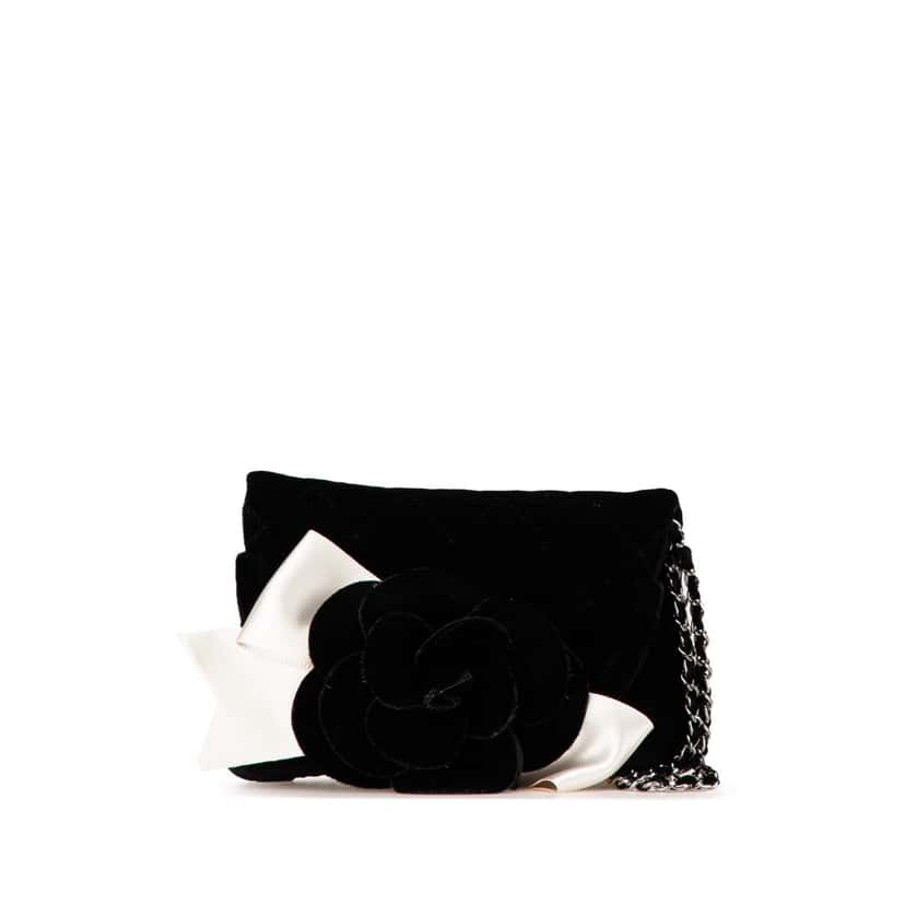 Chanel Quilted Velvet Camellia Wristlet Clutch Black Velvet Good condition - Front View