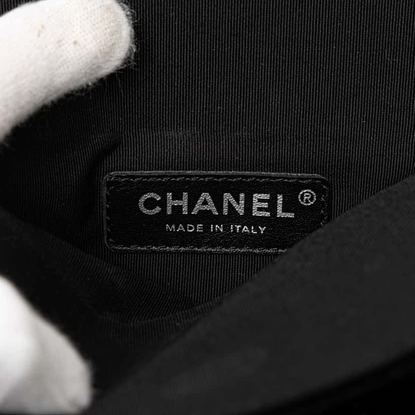 Chanel Quilted Velvet Camellia Wristlet Clutch Black Velvet Good condition - Box View
