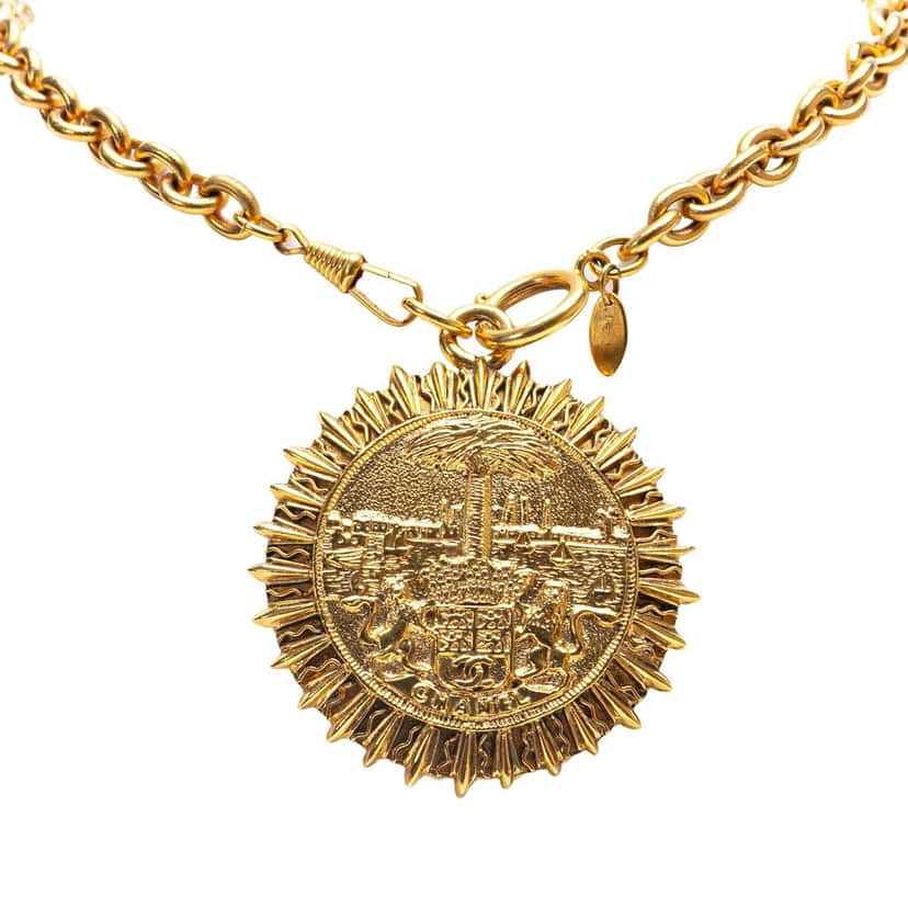 Chanel Gold Plated Medallion Coat of Arms Sunburst Pendant Necklace Gold Metal Good condition - Front View
