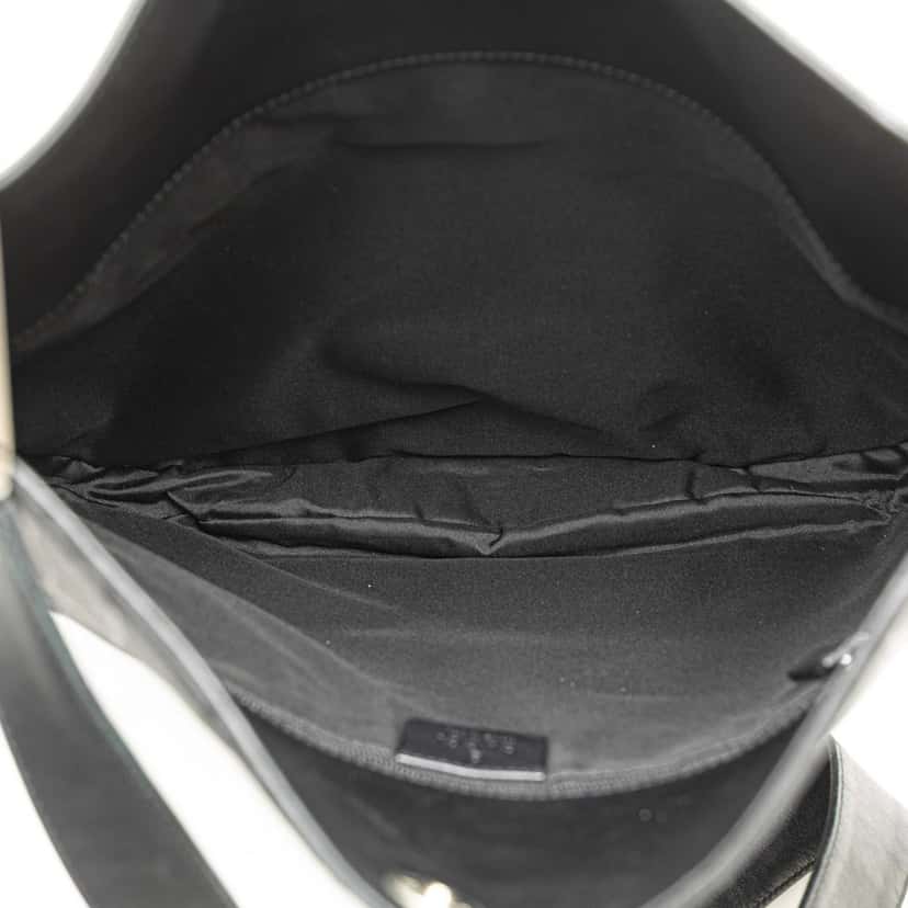 Gucci GG Canvas and Leather Shoulder Bag Black Canvas Good condition - Model View