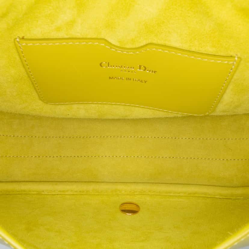 Dior Medium Leather Bobby Crossbody Green Leather Good condition - Model View