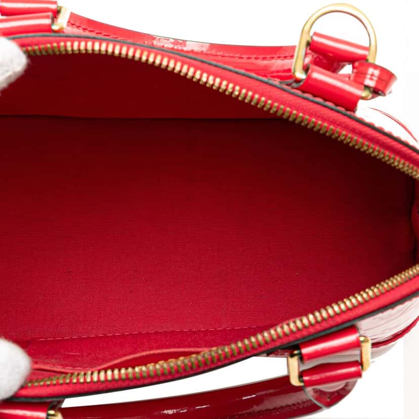 Louis Vuitton Monogram Vernis Alma BB Pink Leather Good condition - Model View