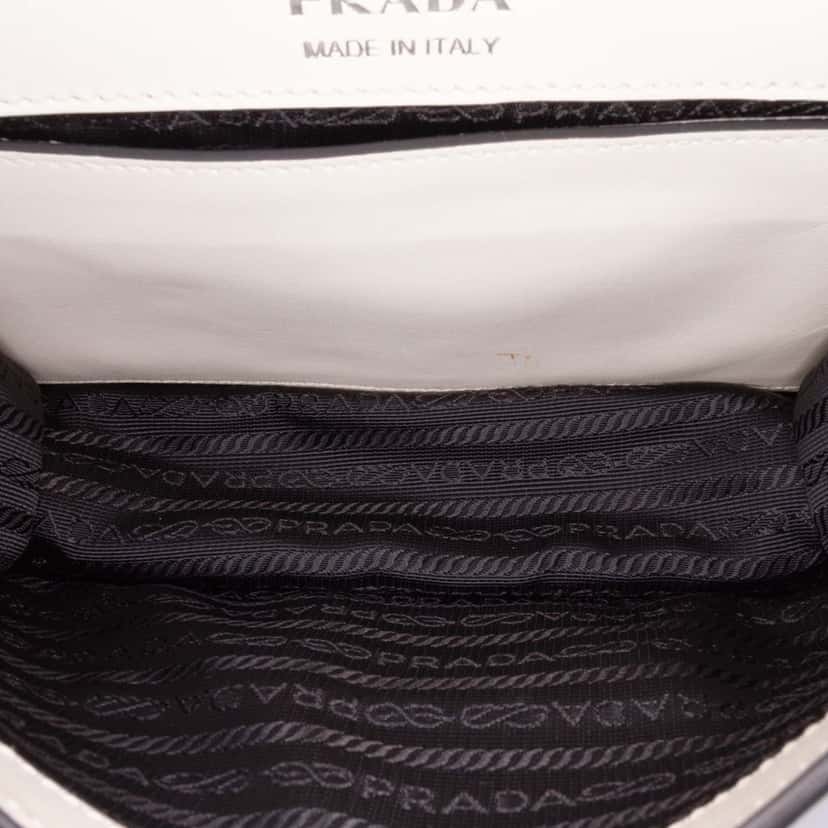 Prada City Calf Plex Ribbon Bag White Leather Good condition - Model View