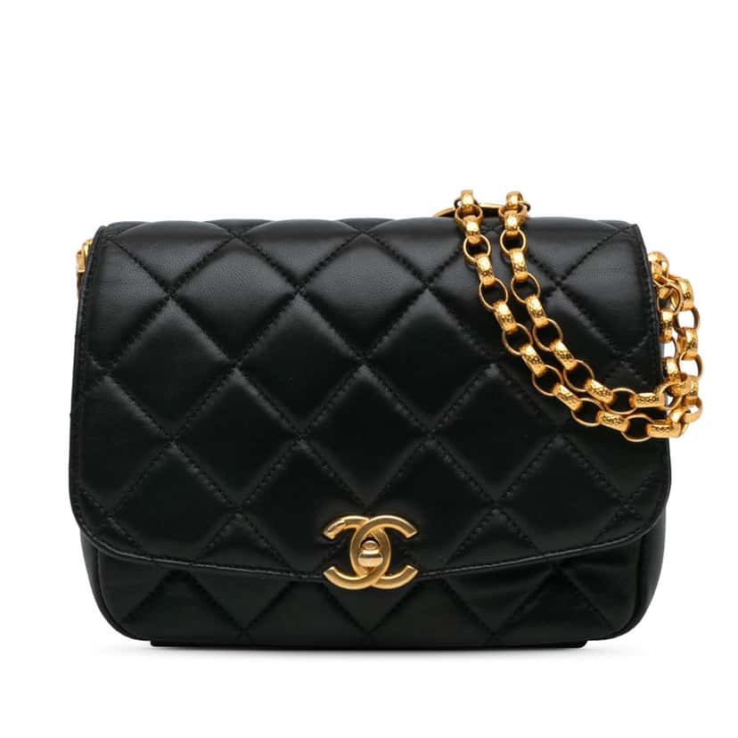 Chanel Medium Quilted Lambskin CC Coin Flap Black Leather Good condition - Front View