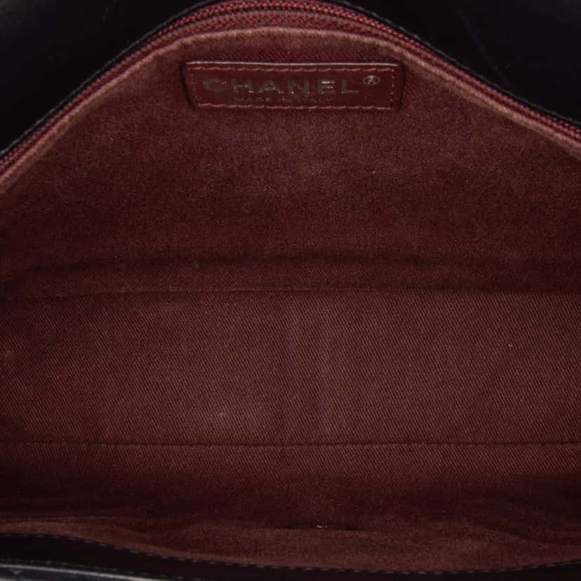 Chanel Jumbo Classic Chevron Lambskin Double Stitch Single Flap Black Leather Good condition - Model View