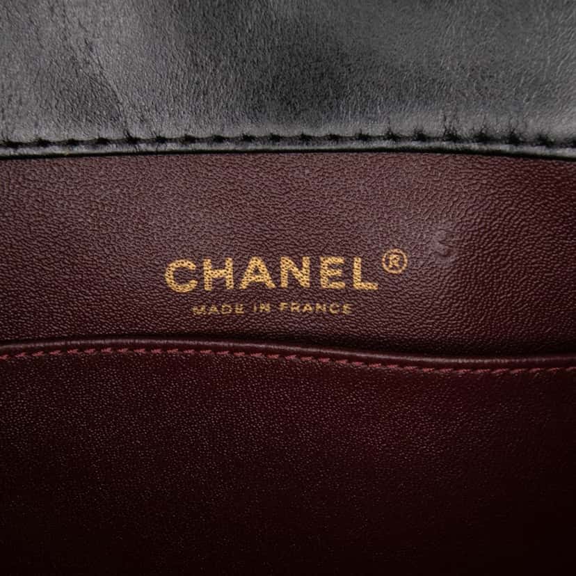Chanel CC Quilted Calfskin Front Pocket Shopping Tote Black Leather Good condition - Box View