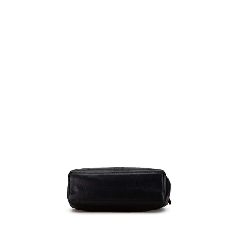 Chanel Triple CC Caviar Shoulder Bag Black Leather Very good condition - Model View