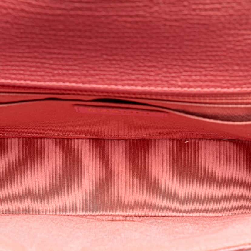 Chanel Medium Chevron Calfskin Statement Flap Pink Leather Good condition - Model View