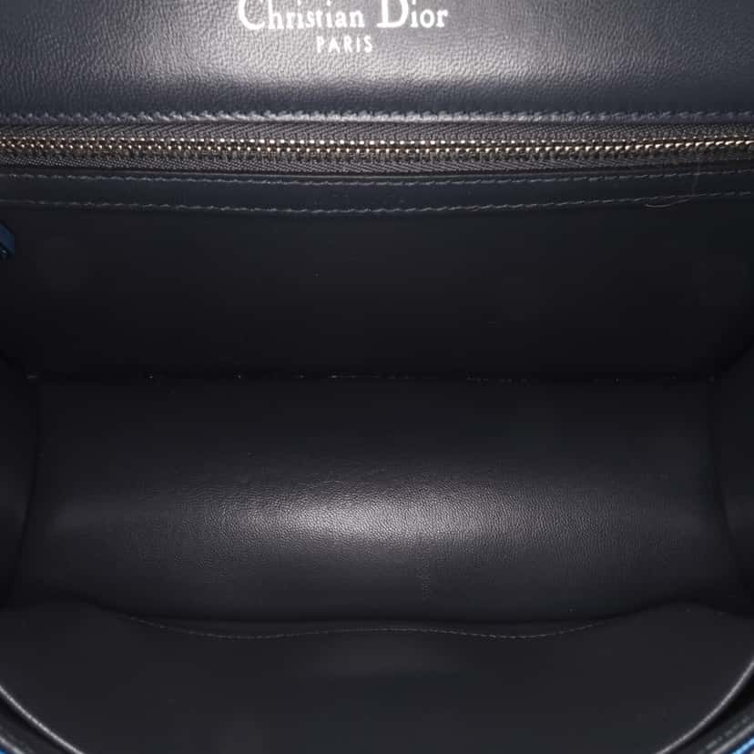 Dior Medium Metallic Patent Microcannage Diorama Crossbody Blue Leather Good condition - Model View