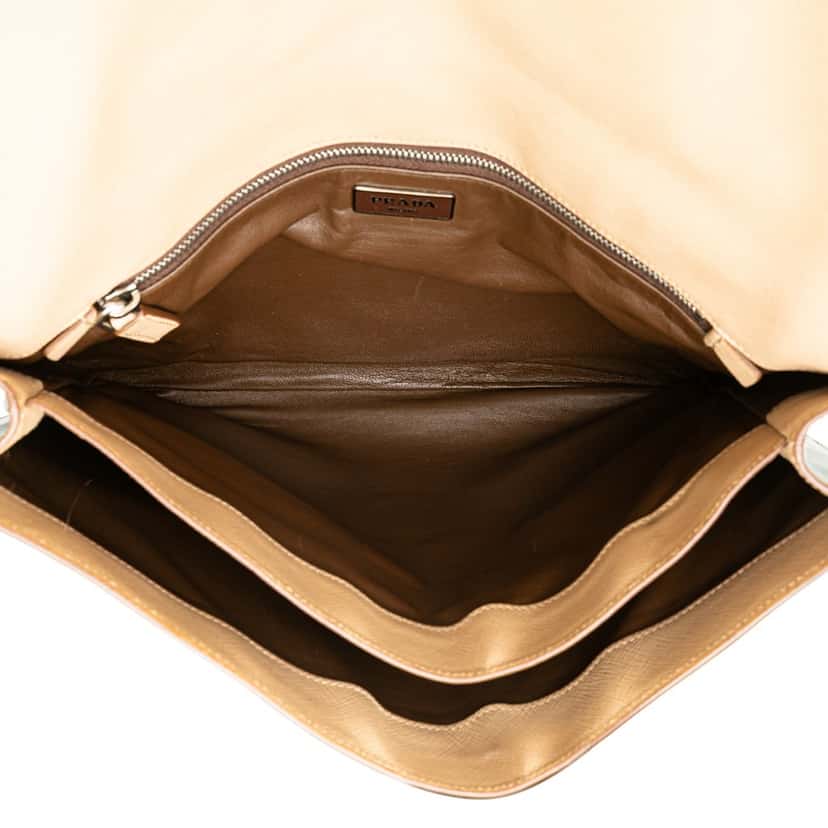 Prada Bicolor Saffiano Envelope Pushlock Clutch Blue Leather Good condition - Model View