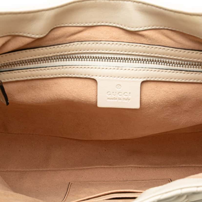 Gucci Quilted Leather Dionysus Web Hobo White Leather Very good condition - Model View