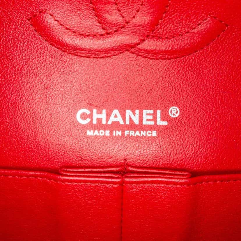Chanel Medium Classic Chevron Caviar Double Flap Red Leather Good condition - Box View