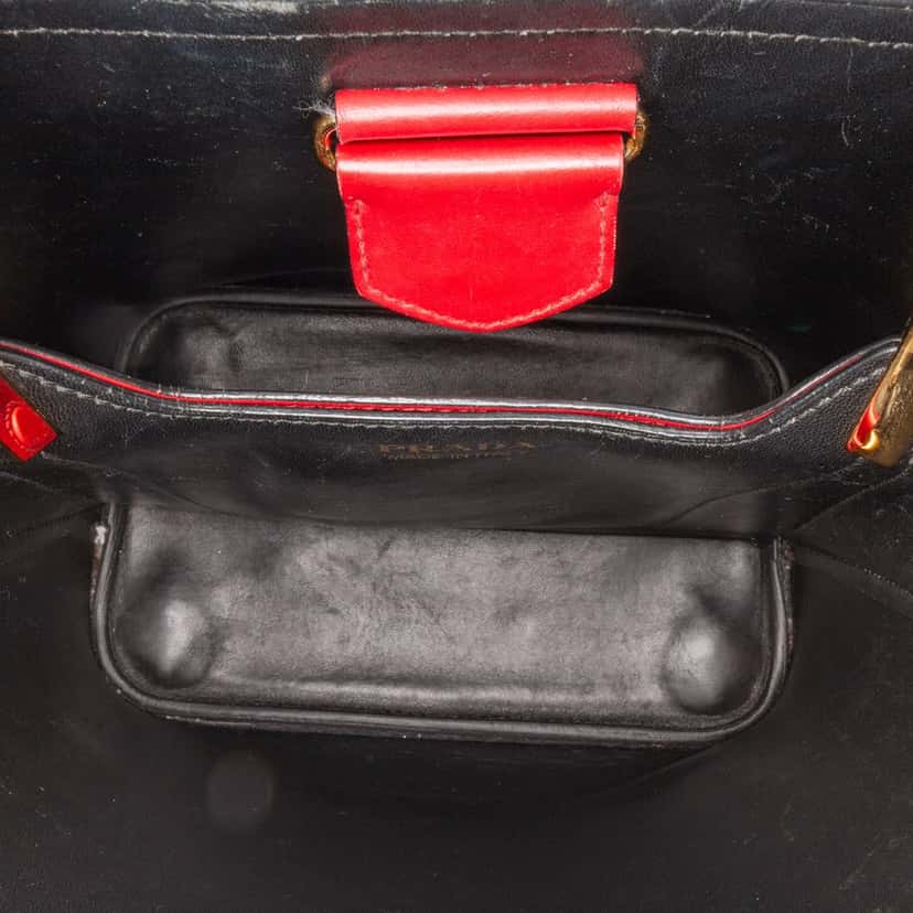 Prada Medium Saffiano Cuir Panier Red Leather Good condition - Model View