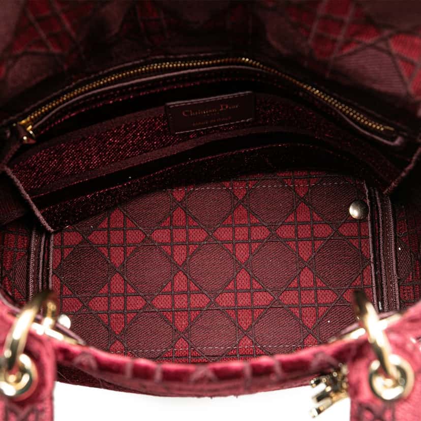 Dior Medium Velvet Cannage Lady D Lite Red Velvet Good condition - Model View
