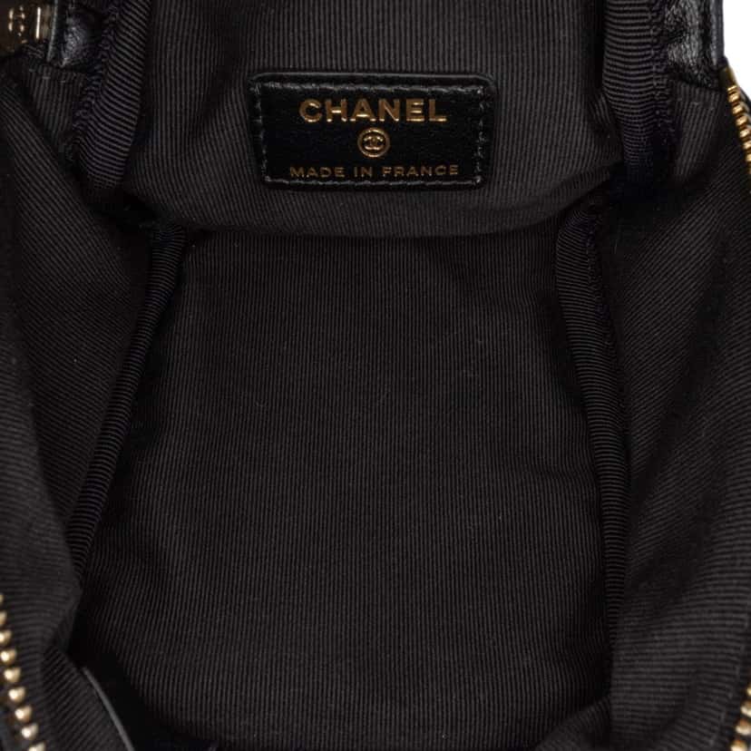 Chanel Quilted Lambskin Cube Chain Wristlet Case Black Leather Good condition - Model View