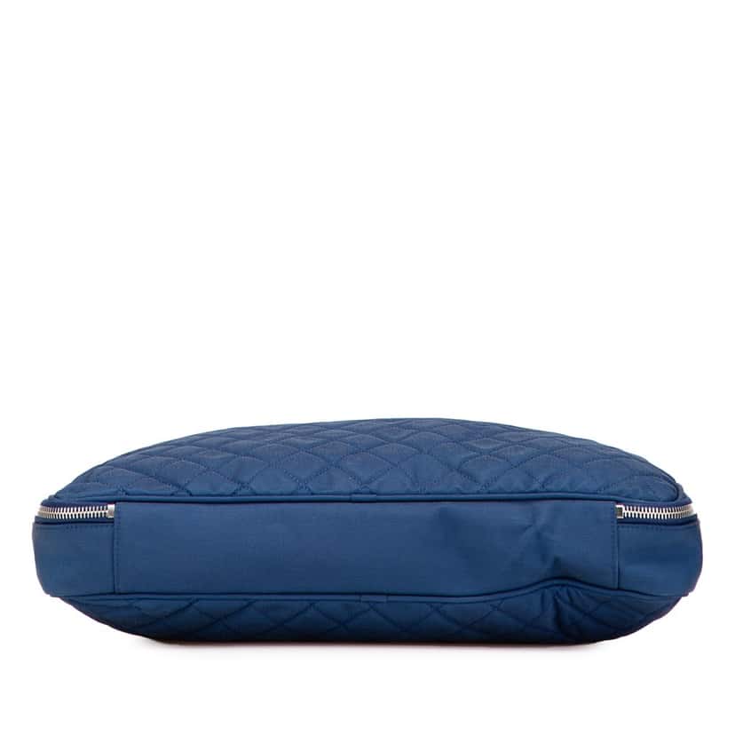 Chanel CC Quilted Nylon Laptop Case Blue Good condition - Inside View