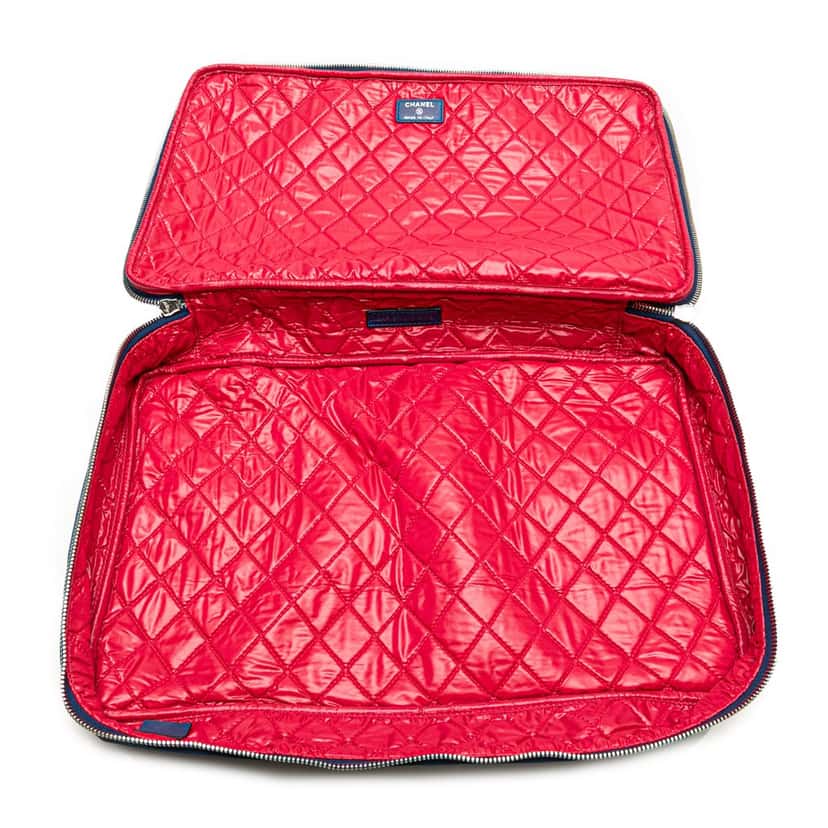 Chanel CC Quilted Nylon Laptop Case Blue Good condition - Model View