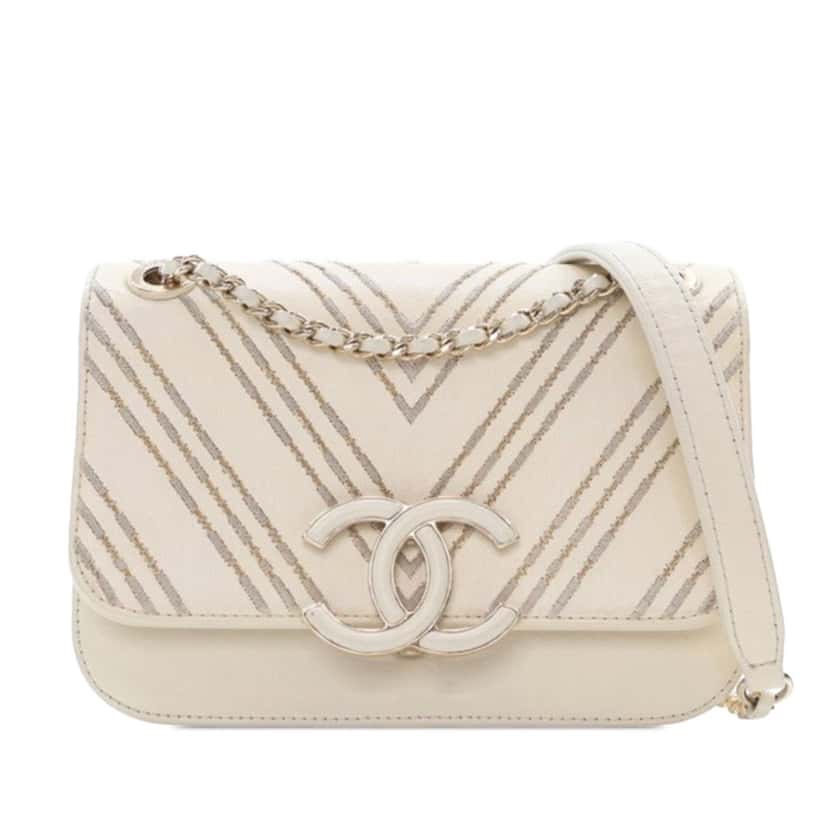 Chanel Small Chevron Sheepskin CC Subtle Flap White Leather Good condition - Front View
