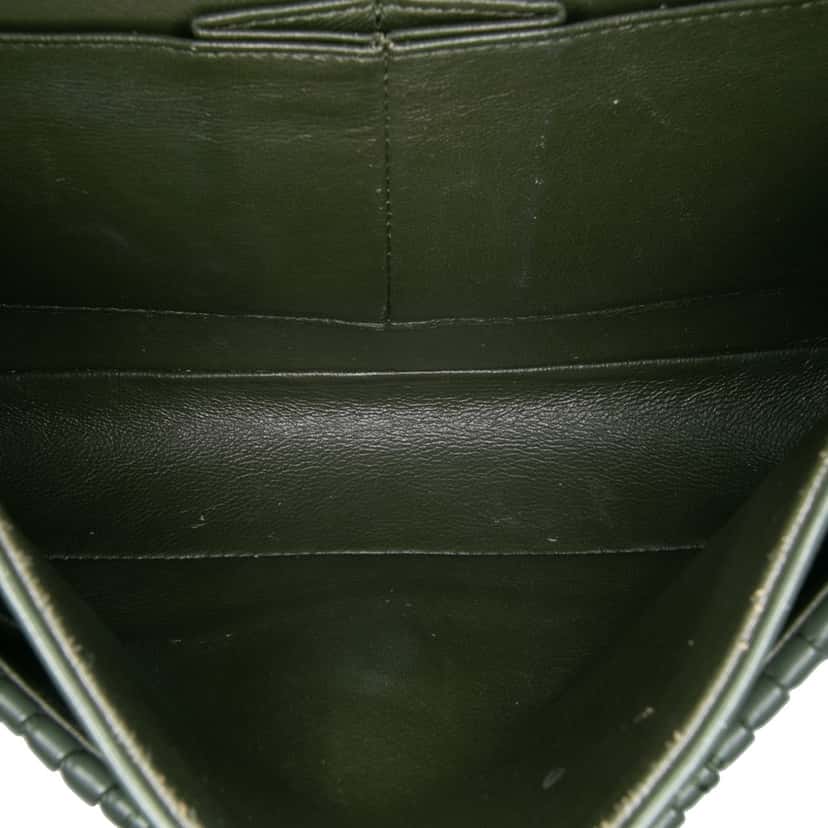 Chanel Medium Chevron Calfskin Coco Pleats Double Flap Green Leather Good condition - Model View