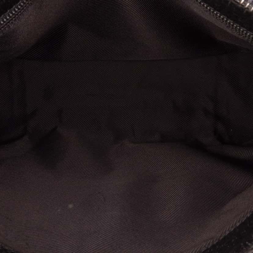 Gucci GG Canvas Crossbody Black Canvas Good condition - Model View