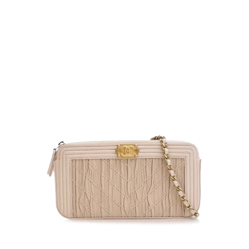 Chanel Small Chevron Crumpled Lambskin Boy Clutch With Chain Brown Leather Good condition - Front View