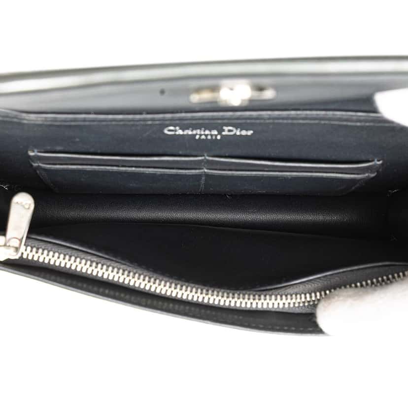 Dior Metallic Patent Microcannage Diorama Wallet on Chain Silver Leather Good condition - Model View