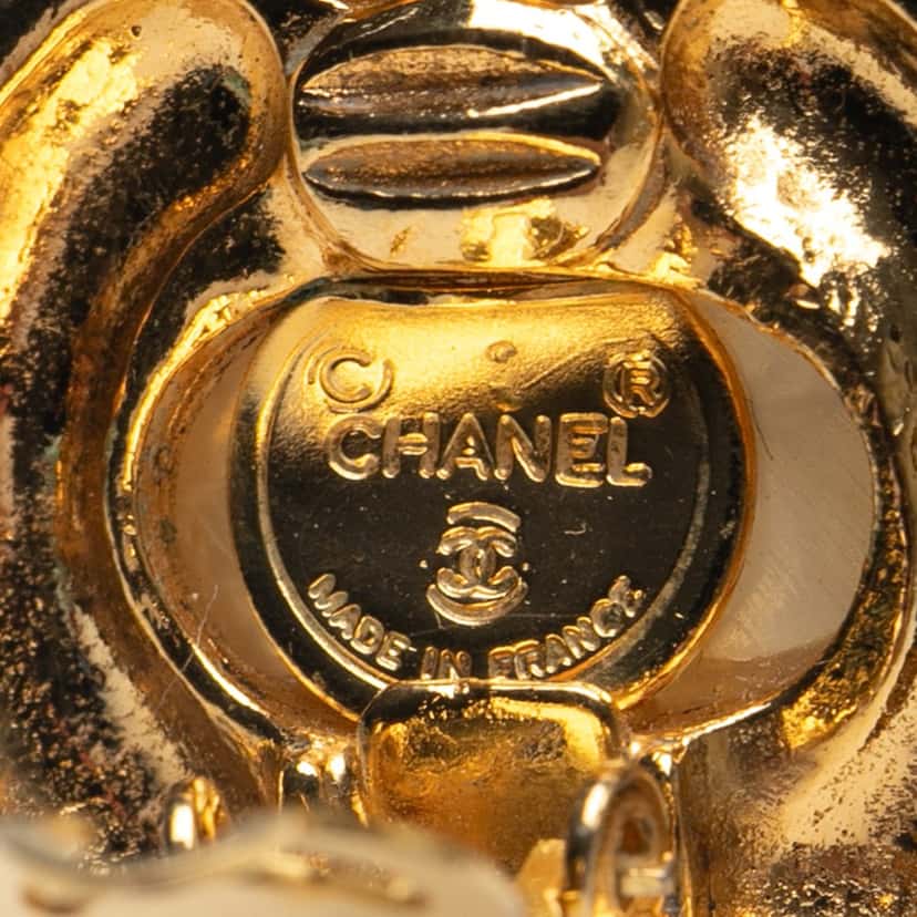 Chanel Gold Plated Round Faux Pearl Clip on Earrings Gold Metal Good condition - Inside View