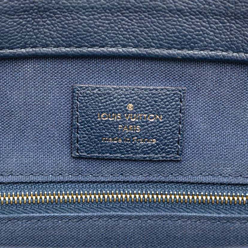 Louis Vuitton Epi Vaneau MM Blue Leather Good condition - Box View