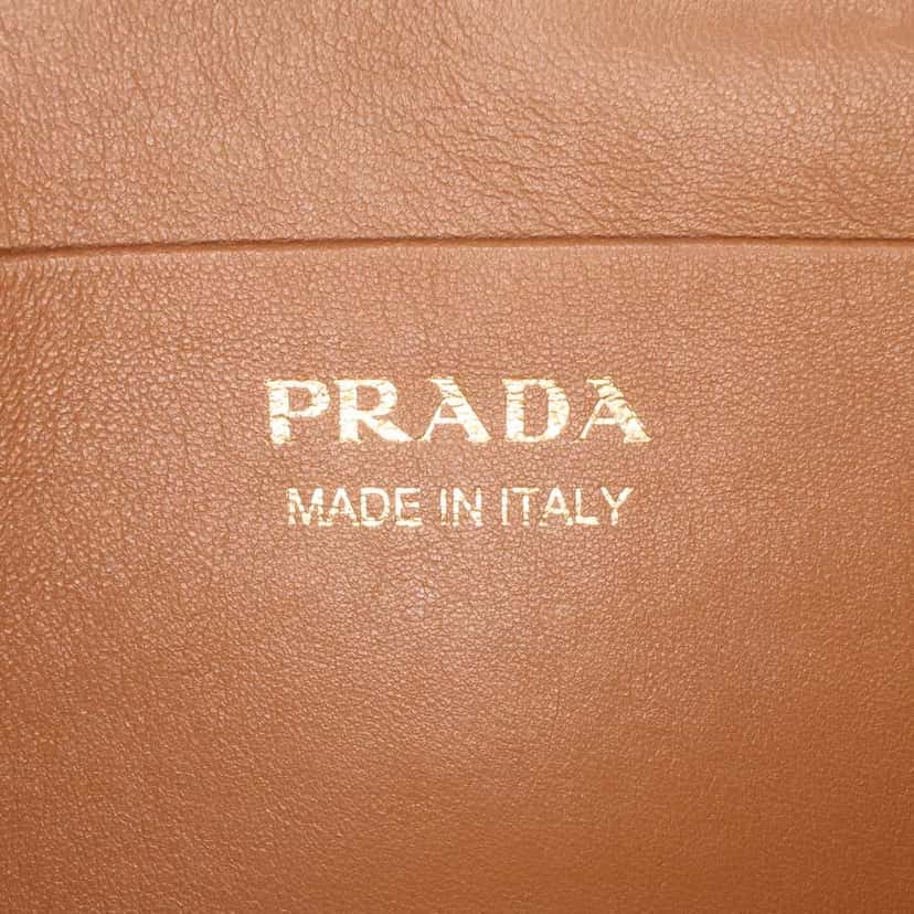 Prada Mini Vitello Daino Vanity Bag White Leather Good condition - Box View