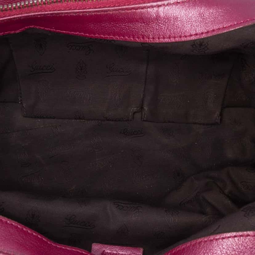 Gucci Medium Metallic Leather Galaxy Chain Shoulder Bag Purple Leather Good condition - Model View