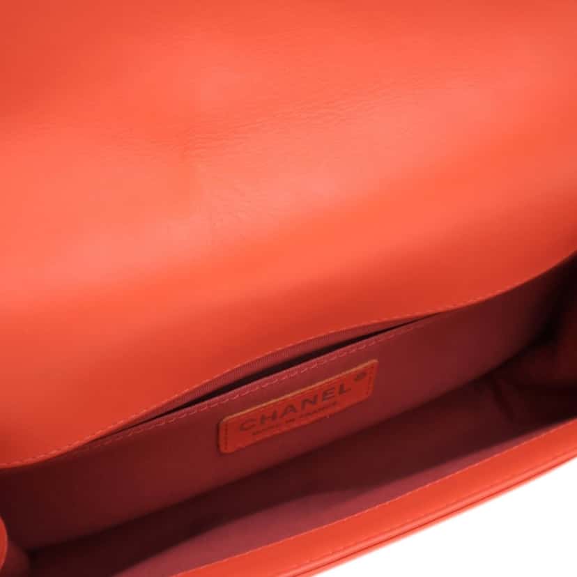 Chanel Old Medium Chevron Lambskin Boy Flap Orange Leather Good condition - Model View