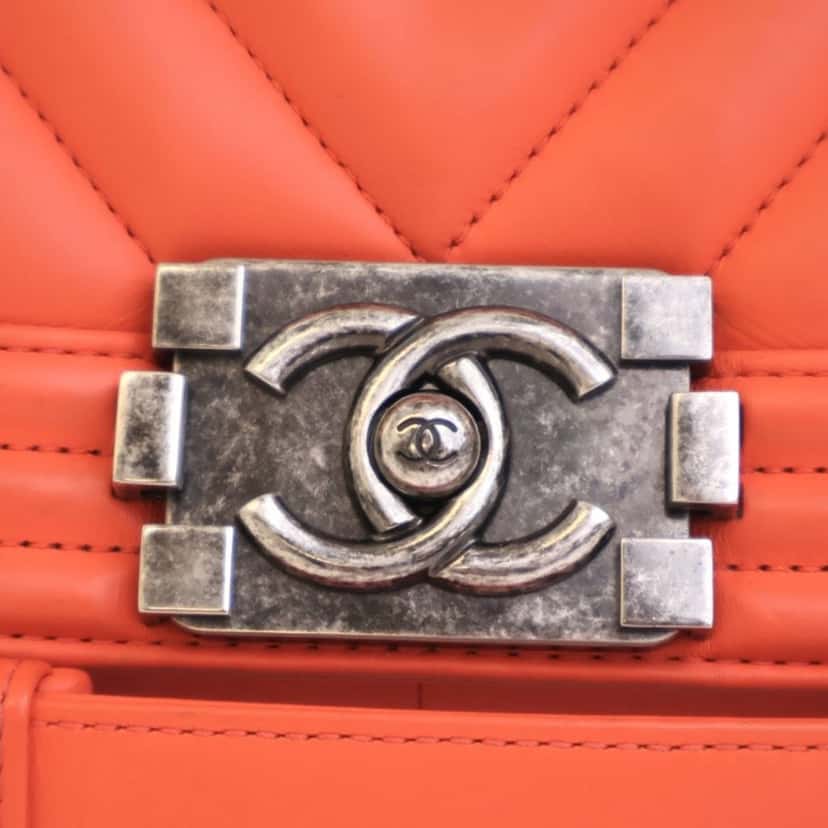 Chanel Old Medium Chevron Lambskin Boy Flap Orange Leather Good condition - Box View
