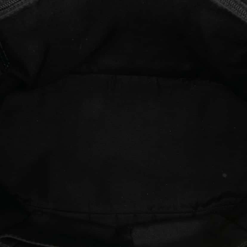 Gucci Medium Guccissima Dome Satchel Black Leather Good condition - Model View